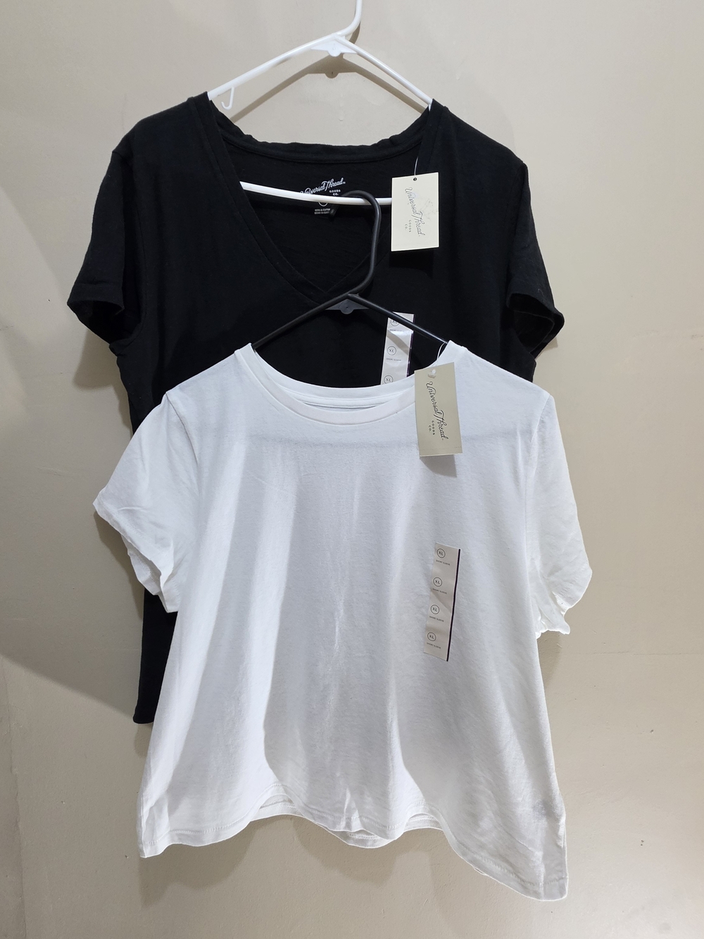 Universal Thread Womens XL Cotton Tee Bundle Black White V-Neck Crew NWT